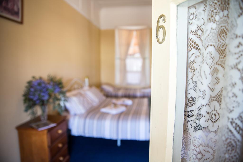 Boorowa Hotel Bagian luar foto