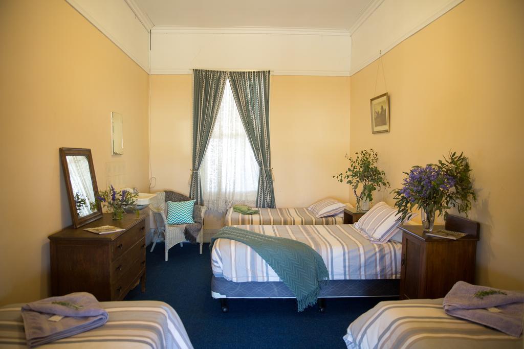 Boorowa Hotel Bagian luar foto